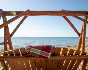 Winter Open!!!! 200' Sunset Beach Modern House Wifi Fireplace Pet Friendly - Ellsworth - Balcón