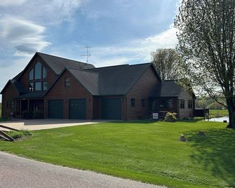 Breathtaking Log Cabin With Stunning Views. Wildrose Welcomes You! Hot Tub Rocks - Arcadia - Edificio