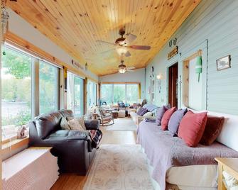 Hazen's Hideaway - North Hero - Sala de estar