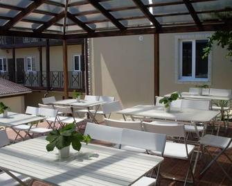 Guest House Rita - Lazarevskoye - Patio