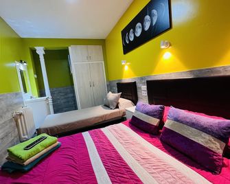 Hostal Numancia - Madrid - Habitación