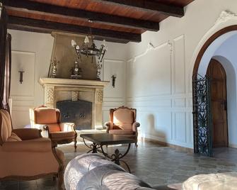 Unique: Manor + caretaker's house with pool between Aix and Marseille - Septèmes-les-Vallons - Salon