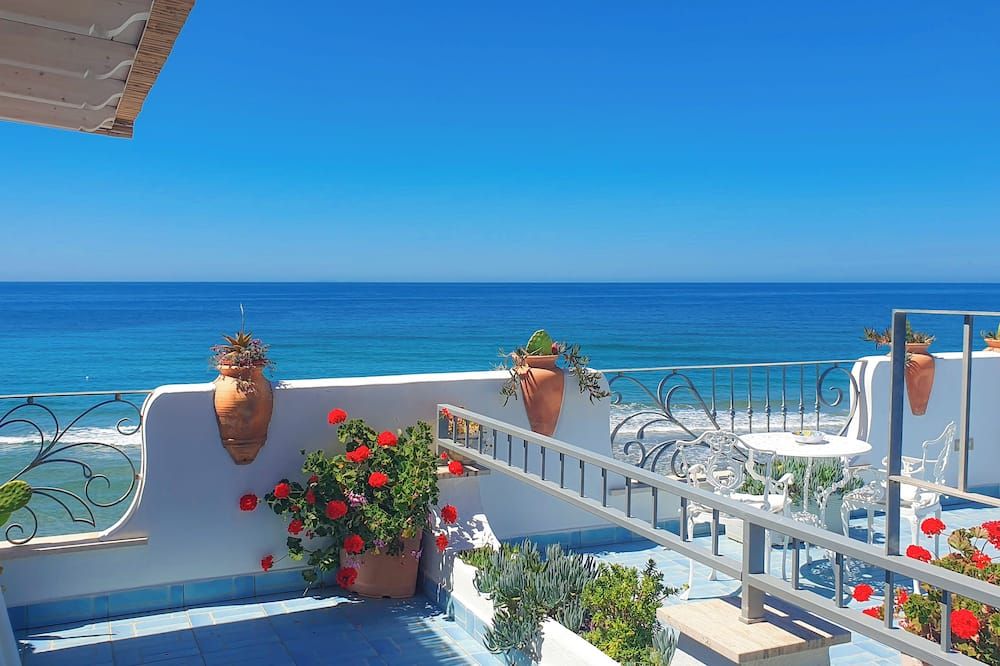 هوتل أورورا