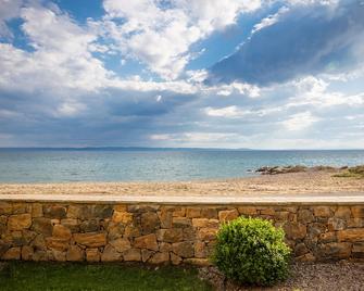 Royalty Suites Seaside - Nikiti - Beach