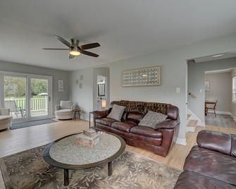 Newly remodeled country house - Schoharie - Sala de estar