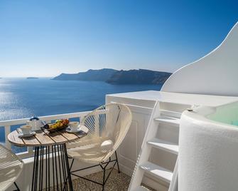 Delfini Villas - אויה - מרפסת