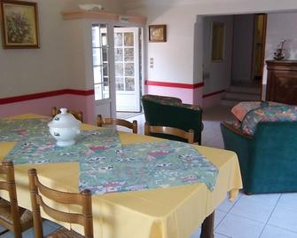 Gite in a mill overlooking the river surrounded by greenery - Thiviers - Salle à manger