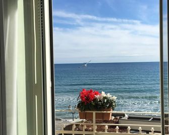 Hotel Villa Igea - Alassio - Balcón