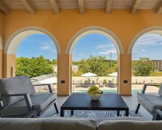 Awesome Home In Salvela With Sauna - Grožnjan - Balcón