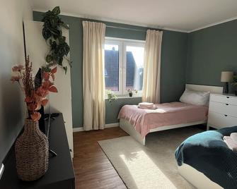 Wohnglück Bad Zwischenahn - Bad Zwischenahn - Bedroom