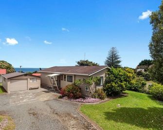 Amongst the Action - Te Kaha - Te Kaha