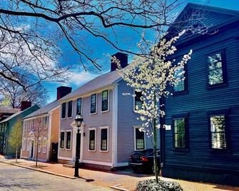 Home on Benefit Street minutes from Brown, RISD, downtown - Providence - Building