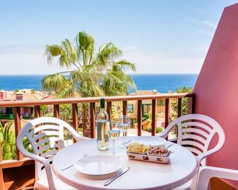 بي إتش سي بوتيك هوستال كالا ميلور - Los Cancajos - شرفة