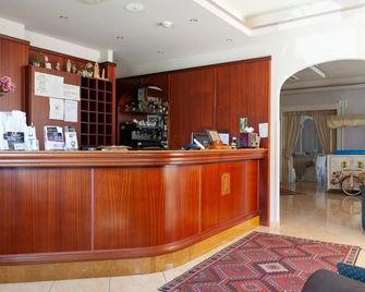 Sammartano Hotels - מרסאלה - דלפק קבלה