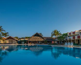 Gran Caribe Villa Tortuga - Варадеро - Басейн