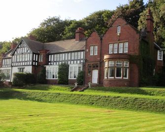 Brass Castle Country House Accommodation - Middlesbrough - Edificio