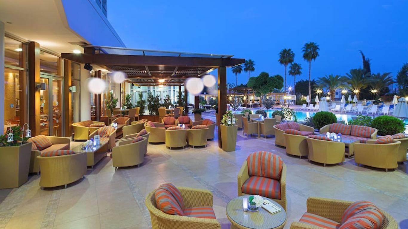 Ajax Hotel