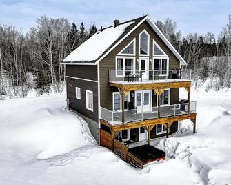 Le Haut-Perche - Spa and River View - Petite-Rivière - Building