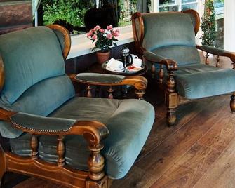 إيدنهول كانتري هاوس هوتل - بنريث - غرفة معيشة