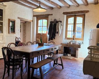 Authentic Large Property in the Heart of Perche, Peacefull Location, Pool, Park - Longny-les-Villages - Comedor
