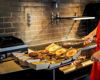 ibis Orange Centre Échangeur A7 A9 - Orange - Edificio