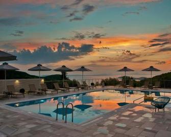 The View Hotel Perdika - Perdika - Πισίνα