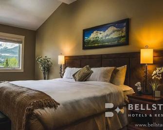 Solara Resort by Bellstar Hotels - Canmore - Bedroom