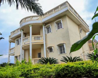 Manoir Des Innoncents - Bafoussam - Edificio