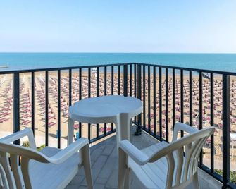 Hotel Mondial - Jesolo - Balkong