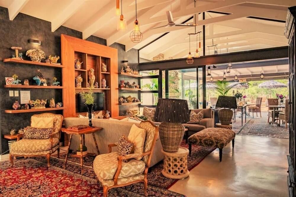 Safari Moon Luxury Bush Lodge - הודספרוט - טרקלין