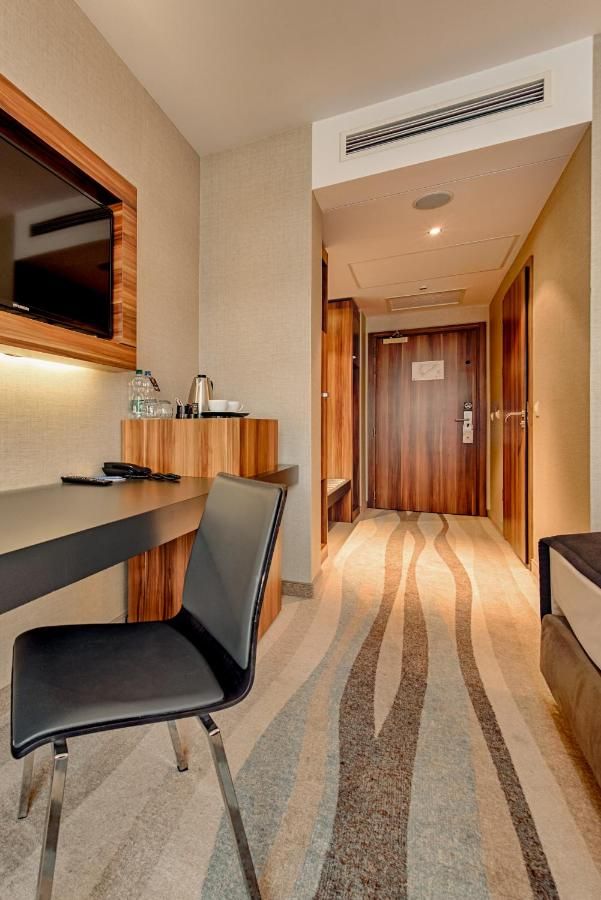 Warsaw Plaza Hotel thumbnail 3