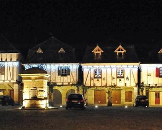 house in picturesque village - Bretenoux - Bâtiment