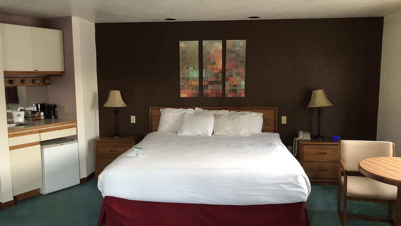Travelodge by Wyndham Mackinaw City