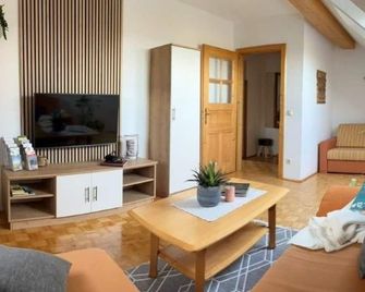 Ferienwohnung Seiringer - Attersee am Attersee - Living room