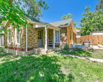Retro Retreat-Creekside in Downtown Golden - Golden - Building