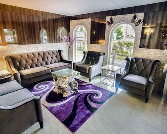 أوشن بيتش بالاس هوتل آند سويتس - فورت لاودردال - ردهة