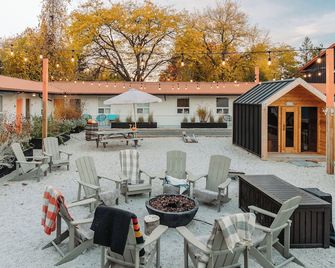 Penny's Motel - The Blue Mountains - Patio