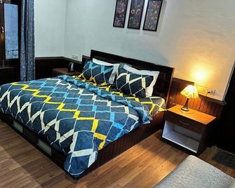 Hotel Devidyar - Manali - Спальня
