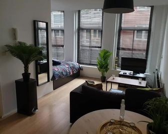 Recharge Hostel - Rotterdam - Living room