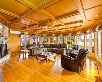 Gorgeous Lakefront Estate, Chain O'lakes Gem~pool - Fox Lake - Soggiorno