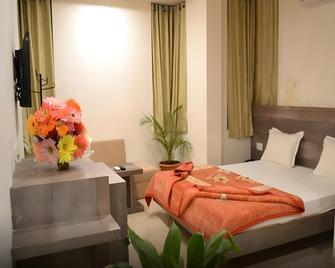 Hotel Kachnar - Pachmarhi - Schlafzimmer