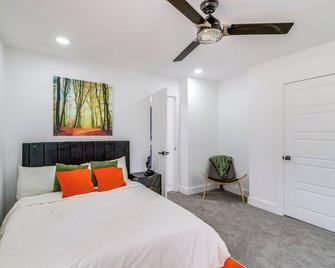 11 Mi to Golf Home with Fishing Pond in Hempstead - Hempstead - Bedroom
