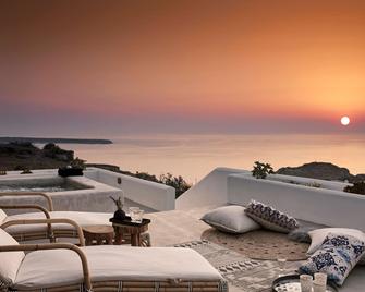 Santo Pure Oia Suites & Villas - Oia - Balkon