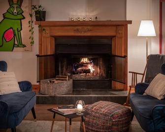 Auberge et Campagne - Saint-Ferreol-les-Neiges - Huiskamer