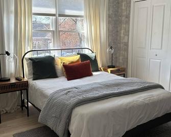 Contemporary stylish open space concept vacation home-away from home ! - Paramus - Bedroom
