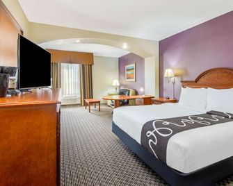 La Quinta Inn & Suites by Wyndham Gainesville - Gainesville - Schlafzimmer