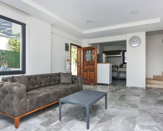 Beyaz Konak Otel - Ayvalik - Вітальня