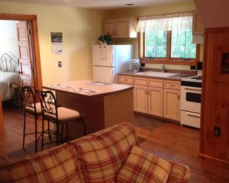 The Eagles Nest an affordable Maine vacation - Oxford - Cocina