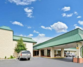 Magnuson Hotel Mountain View - Covington - Building