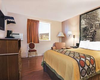 Super 8 by Wyndham San Antonio/I-35 North - San Antonio - Bedroom